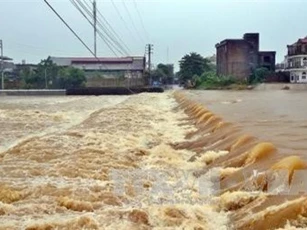 Tin khẩn cấp: Lũ sông Thao lên hơn 32m ở mức báo động 3