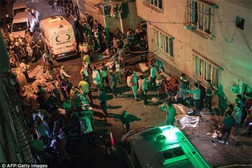 Đánh bom tại đám cưới ở Thổ Nhĩ Kỳ, gần 120 người thương vong