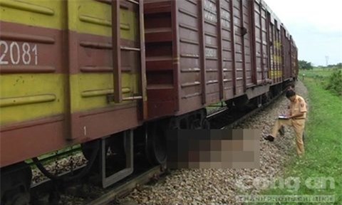 Người đàn ông bị tàu hỏa cán ngang người, tử vong tại chỗ
