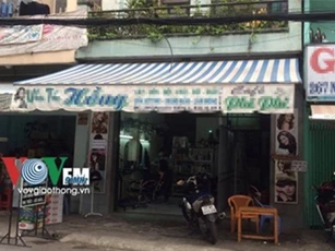 Tài xế taxi đâm hai mẹ con gục trước cửa nhà