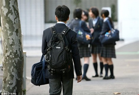 Cha đâm chết con trai vì không chịu học