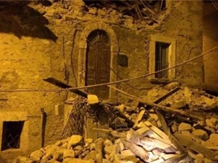 Động đất Italia: 14 người chết, một nửa thị trấn biến mất trong nháy mắt