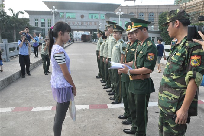 Giải cứu một thiếu nữ bị lừa bán sang Trung Quốc