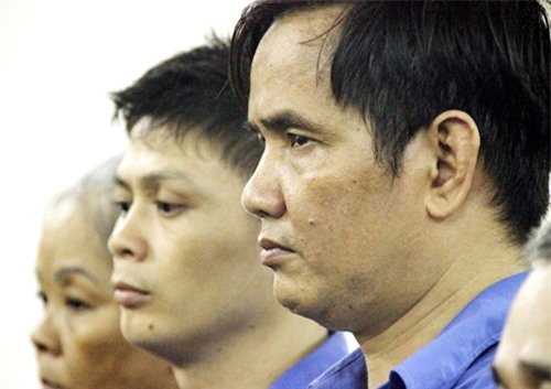 Kẻ cầm đầu đường dây mua bán 213 bánh heroin thoát tội chết