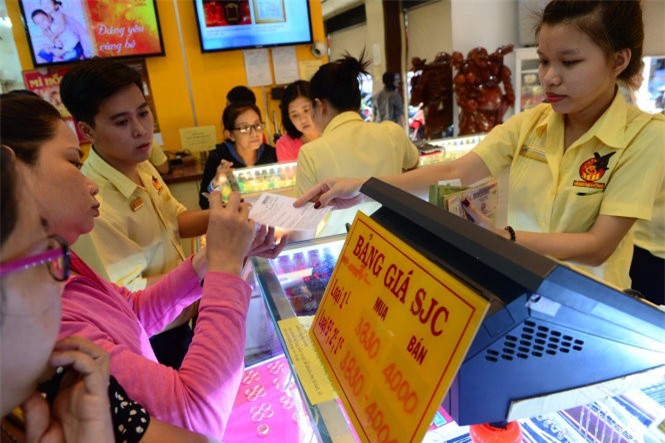 Giá vàng chiều 25/8: Vàng SJC đang phục hồi