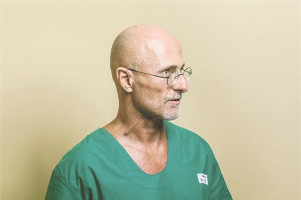 Phẫu thuật ghép đầu người: Triển vọng và những nghi ngờ