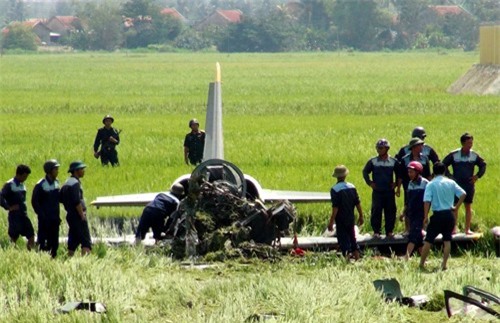 Phi công L39 nhiều lần được chỉ huy yêu cầu nhảy dù