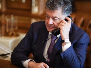 Ukraine: Tổng thống Poroshenko không thể liên lạc được với Putin