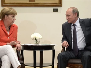 Ông Putin vượt Thủ tướng Đức Merkel về mức hâm mộ ở Séc