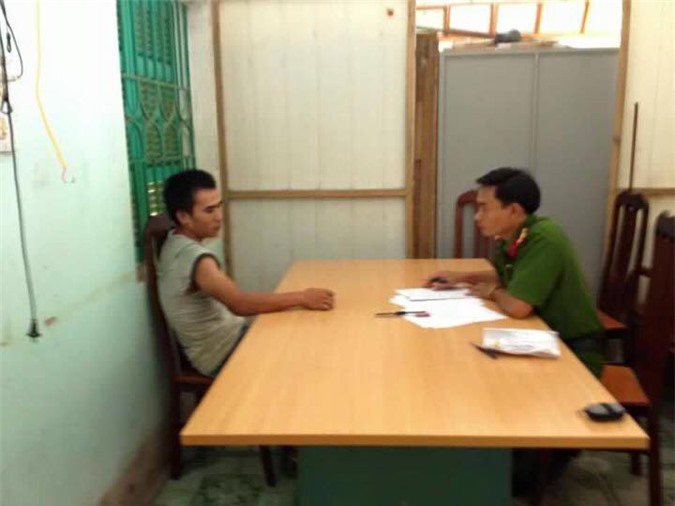 Phụ huynh dùng tua vít liên tiếp đâm vào ngực cô giáo