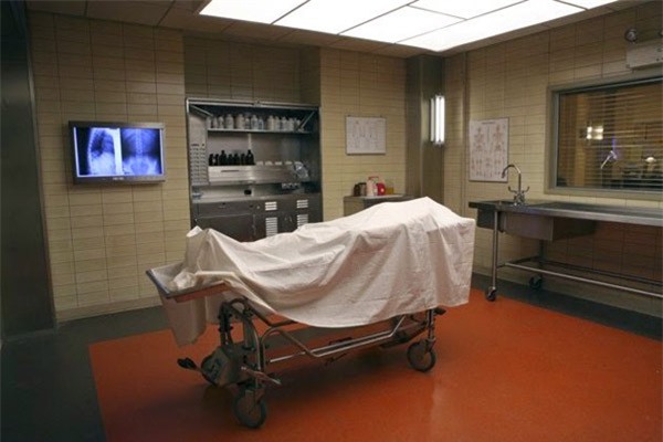 Tá hỏa phát hiện xác chết phân hủy trong bệnh viện