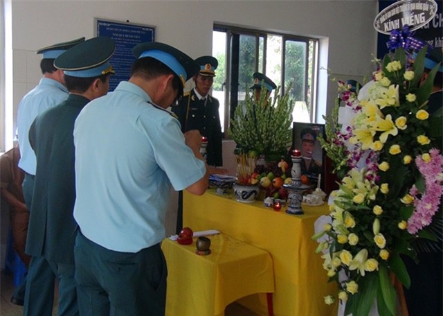 Toàn cảnh lễ viếng phi công hy sinh do máy bay rơi ở Phú Yên