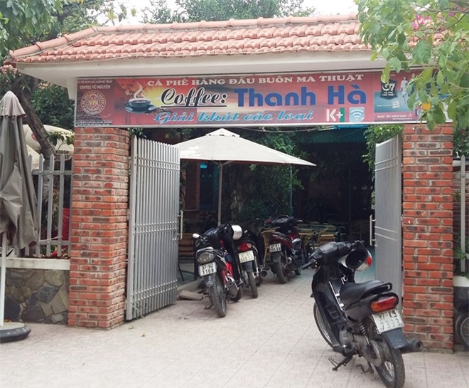 Kinh hoàng côn đồ dùng súng thanh toán nhau tại quán cà phê