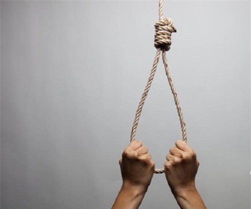 Mâu thuẫn với vợ, chồng trẻ dùng thắt lưng treo cổ tự tử