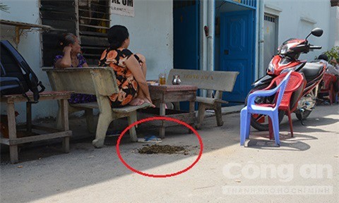 Con đâm chết cha dượng tại phòng trọ ở Sài Gòn 