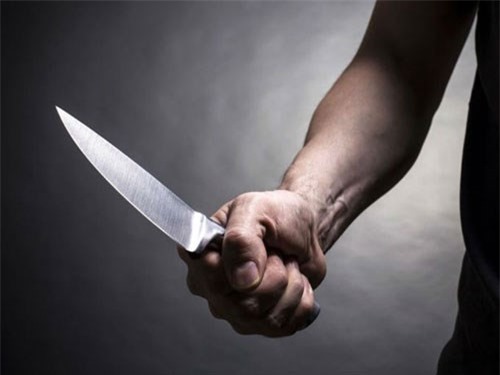 Bênh mẹ, con trai 17 tuổi cầm dao đâm chết cha ruột