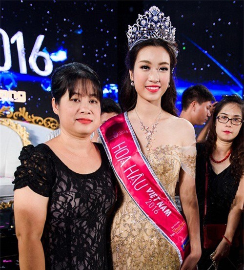 Hoa hậu Việt Nam 2016: Mẹ Linh sẽ đồng hành cùng con gái?