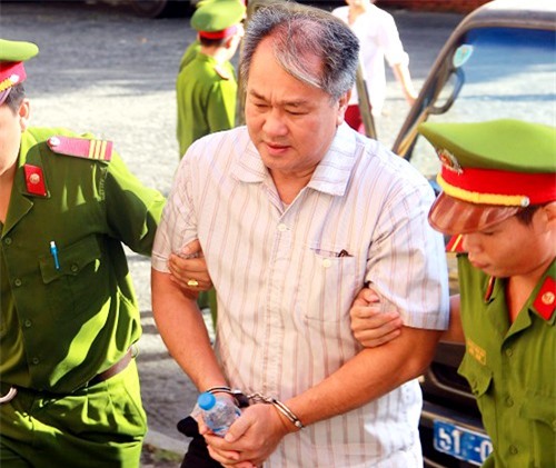 Hoàn toàn đủ căn cứ truy tố Phạm Công Danh 2 tội