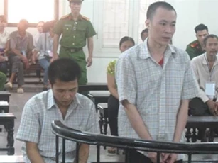 Mời ăn tạ lỗi bất thành, lấy dao đoạt mạng đối thủ