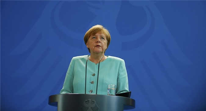 Thủ tướng Đức Merkel bất ngờ muốn chấm dứt trừng phạt Nga