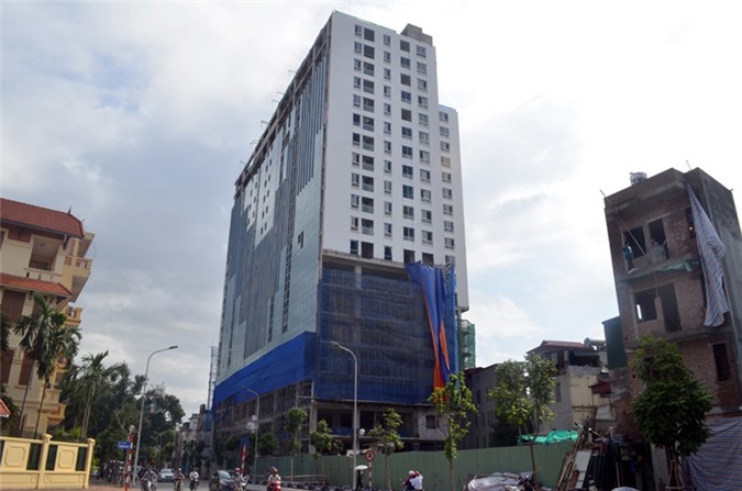 Chính phủ thông tin về việc phá dỡ phần sai phạm tại 8B Lê Trực