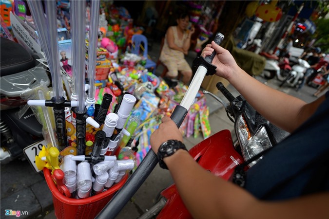 ''Đồ chơi bạo lực'' mầm họa cho con trẻ dịp trung thu