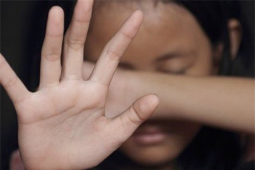 "Yêu râu bạc" cưỡng bức cô gái tâm thần "sa lưới"