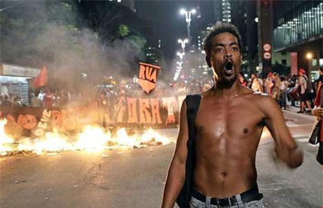 Brazil phế truất tổng thống: Làn sóng phản đối dữ dội từ người dân