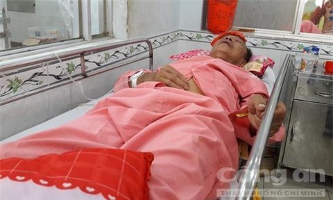 Tranh chấp đất, vợ chồng con dâu đánh bố chấn thương sọ não