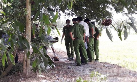 Phát hiện bé trai 2 tuổi chết bất thường sau khi mất tích