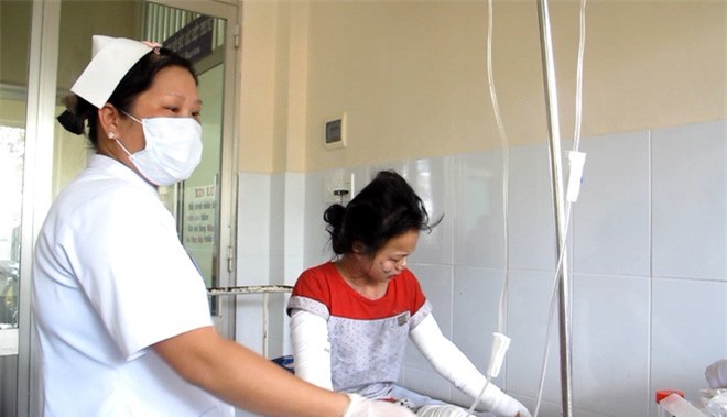 Bị người yêu đốt, thiếu nữ bị bỏng nhiều ở mặt