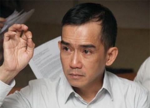 Ca sĩ Minh Thuận ung thư, òa khóc khi gặp bố và em trai