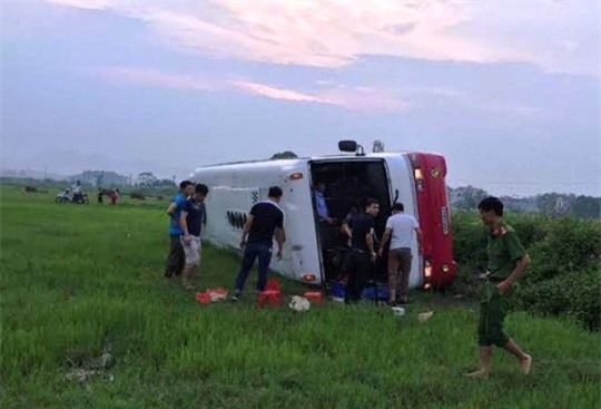 Bắt sới bạc "di động" liên tỉnh ngay trên xe khách ở Thanh Hóa