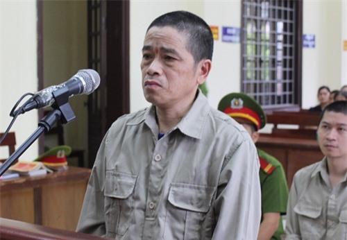 Chú chém chết cháu vì can đánh vợ