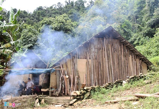 Đưa nghi can thảm sát 4 người Lào Cai thực nghiệm hiện trường