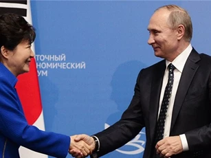 Ông Putin tặng Tổng thống Hàn Quốc món quà đặc biệt