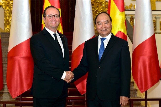 Thủ tướng Nguyễn Xuân Phúc hội kiến Tổng thống Pháp