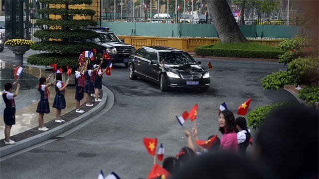 Toàn cảnh lễ đón Tổng thống Pháp tại Phủ Chủ tịch