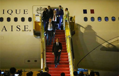 Tổng thống Pháp Hollande đã đặt chân đến Sài Gòn