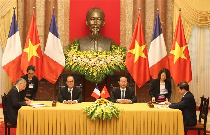 Việt Nam đặt mua 40 máy bay Airbus nhân chuyến thăm của Tổng thống Pháp