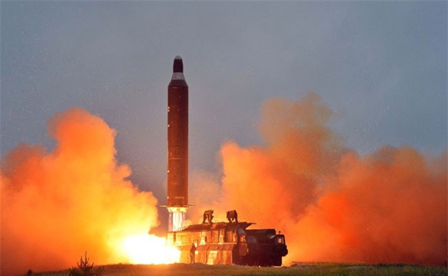 Hội đồng Bảo an "giận dữ" vì Triều Tiên phóng thử 3 tên lửa đạn đạo