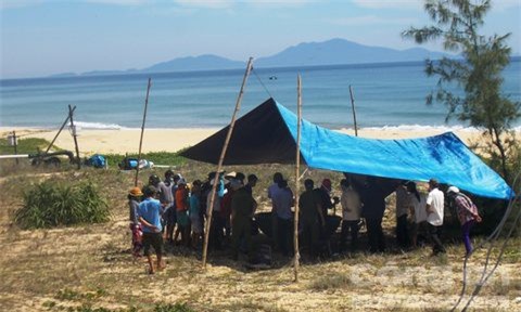 Bàng hoàng phát hiện xác nam giới mất đầu trôi dạt trên biển