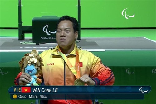 Bộ trưởng gửi thư chúc mừng nhà vô địch Paralympic Lê Văn Công
