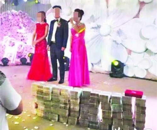 Cô dâu choáng váng nhận 20 tỷ đồng tiền mặt trong đám cưới