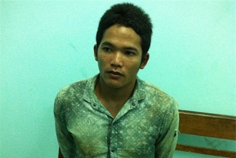 Khống chế người yêu của bạn ra đập nước rồi đè lên hiếp dâm