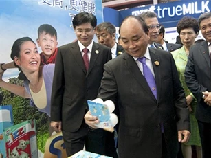 Thủ tướng dự Hội chợ Trung Quốc - ASEAN lần thứ 13