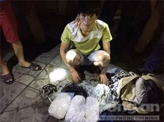 Bắt đối tượng vận chuyển 3kg ma túy đá từ Trung Quốc về tiêu thụ