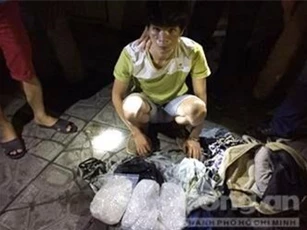 Bắt đối tượng vận chuyển 3kg ma túy đá từ Trung Quốc về tiêu thụ