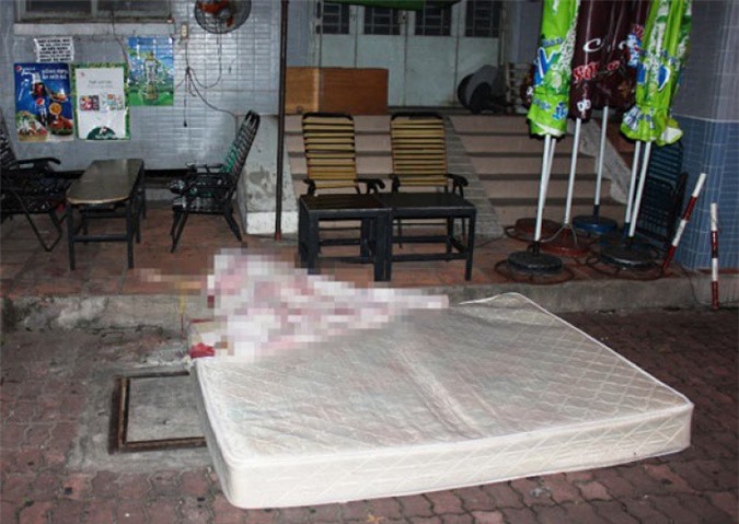 Dọa mẹ tự sát, cô gái trẻ mỏi tay rơi từ tầng 11 tử vong