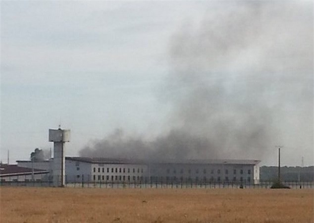 Tù nhân lấy cắp chìa khóa vượt ngục gây bạo loạn ở nhà tù Pháp